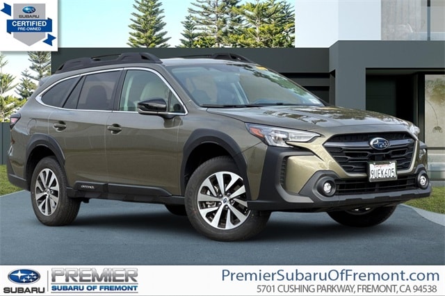 2025 Subaru Outback Premium's photo