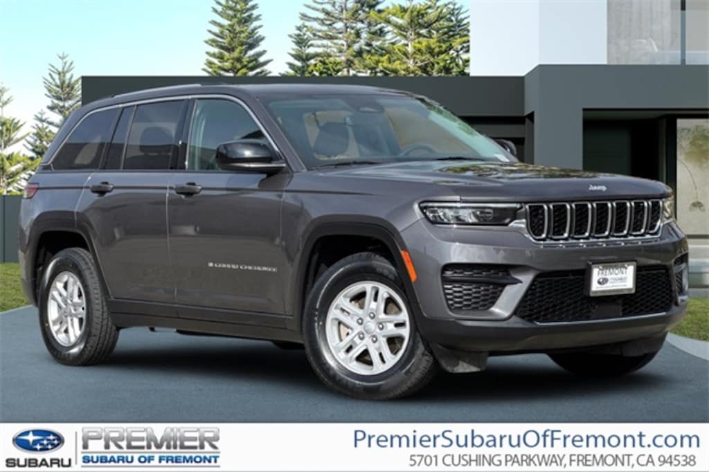 Used 2023 Jeep Grand Cherokee Laredo SUV