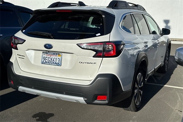 2023 Subaru Outback Limited photo 3