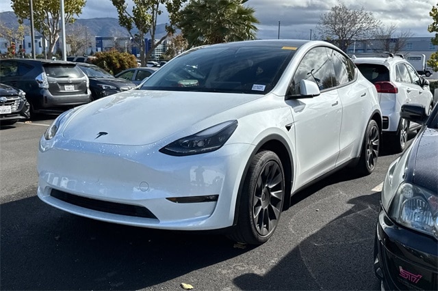 Used 2023 Tesla Model Y Long Range with VIN 7SAYGDEE1PF692956 for sale in Kansas City