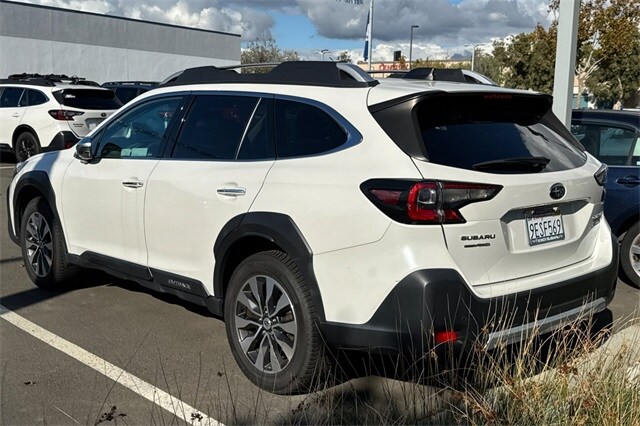 2023 Subaru Outback Touring photo 3