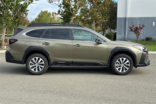 2025 Subaru Outback Premium photo 3