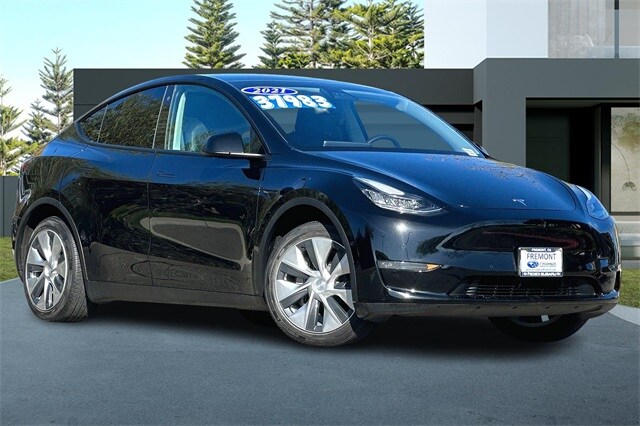 Used 2021 Tesla Model Y Long Range with VIN 5YJYGDEE1MF093936 for sale in Fremont, CA