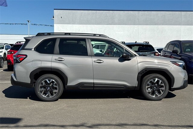 2025 Subaru Forester Premium Base photo 3
