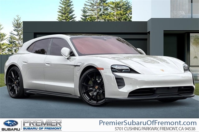 2022 Porsche Taycan GTS's photo