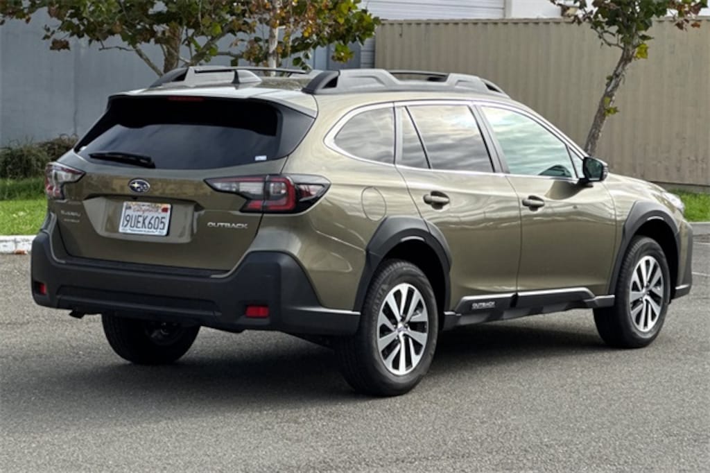 Used 2025 Subaru Outback Premium SUV