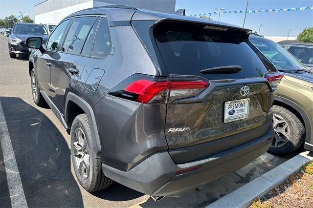 2024 Toyota RAV4 Hybrid XLE photo 3