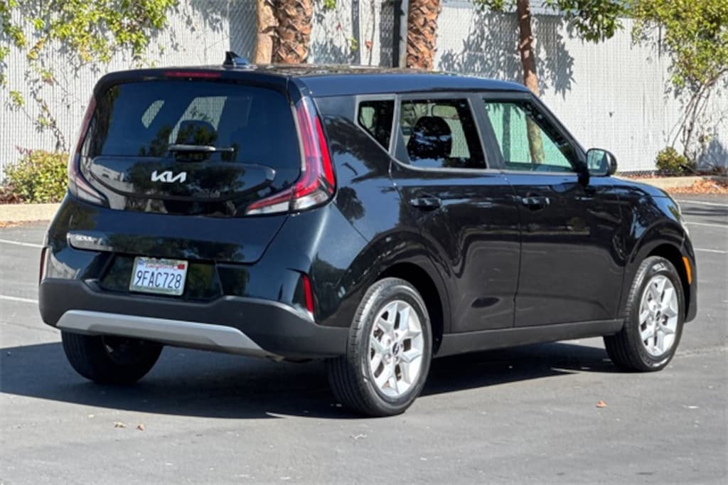 Used 2023 Kia Soul LX Hatchback