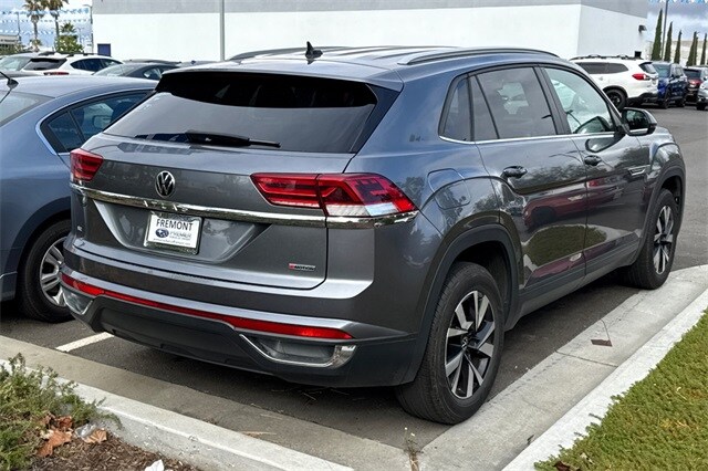 2022 Volkswagen Atlas Cross Sport SE photo 3