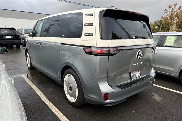 2025 Volkswagen ID. Buzz photo 3
