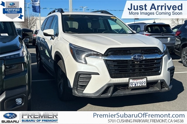 2023 Subaru Ascent Premium's photo