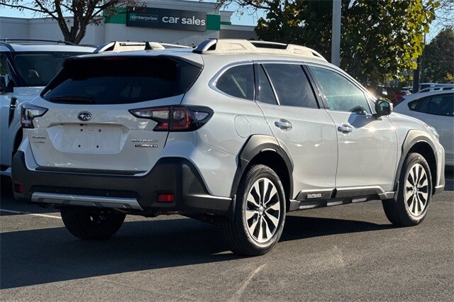 2025 Subaru Outback Touring XT photo 4