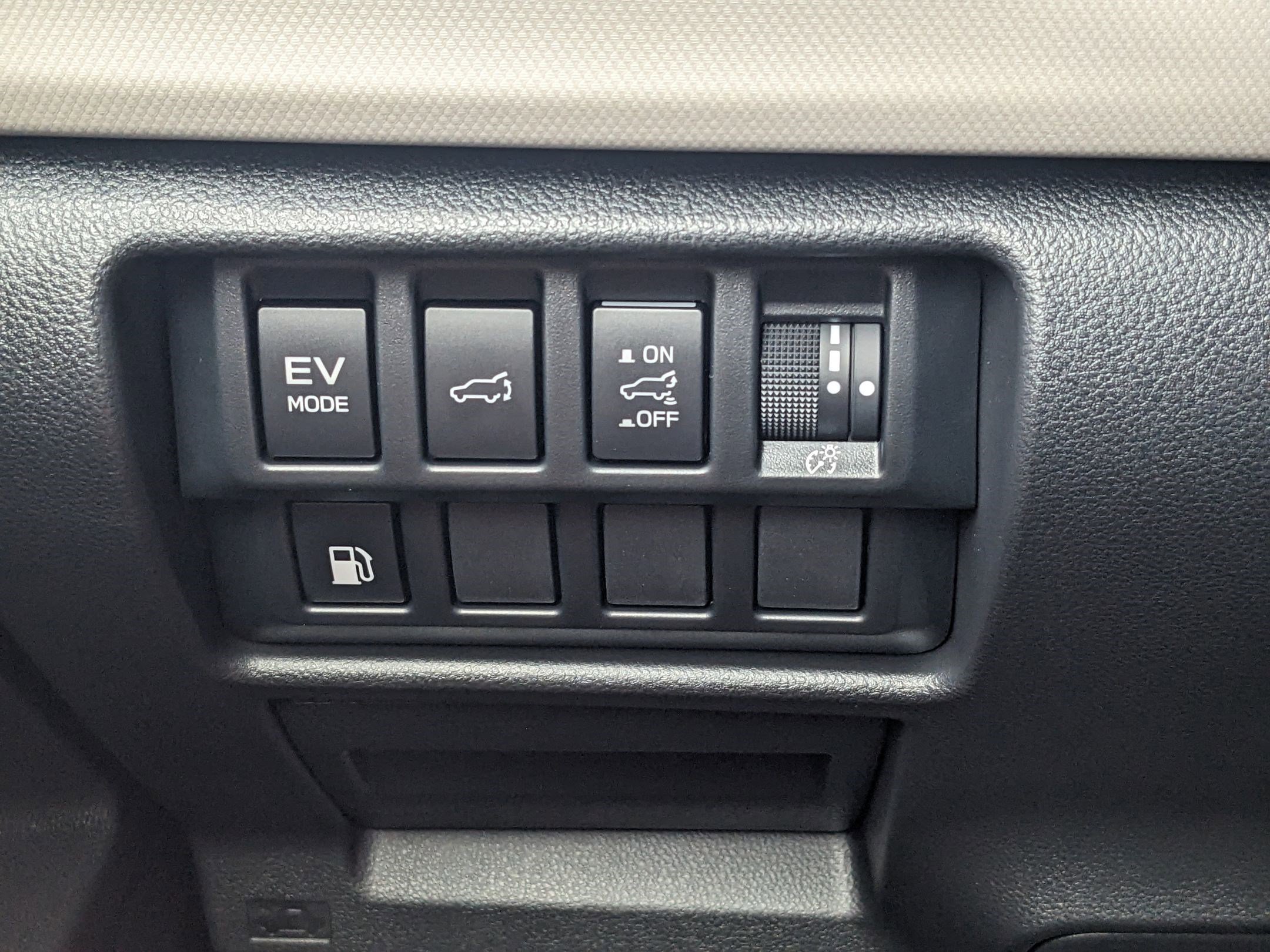 2025 Subaru Forester Limited - Photo 25