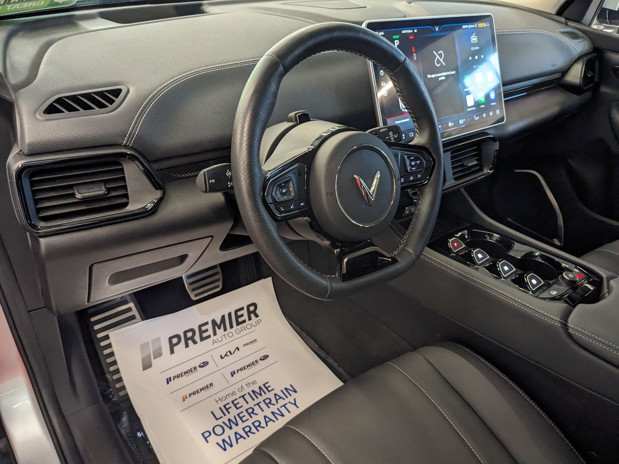 2023 VinFast VF 8 ECO - Photo 9