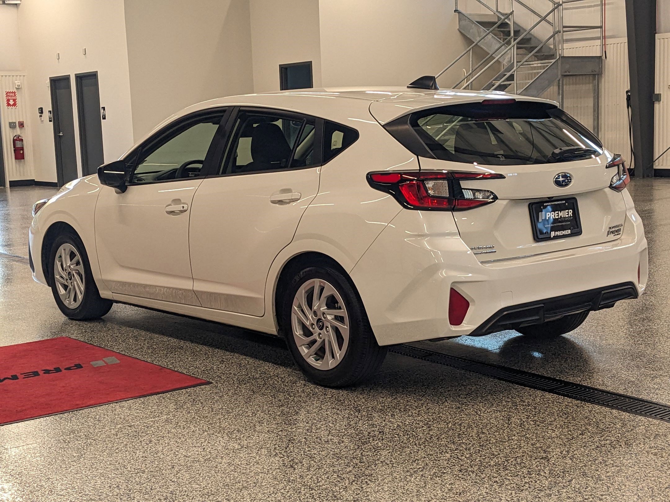 2024 Subaru Impreza Base photo 4