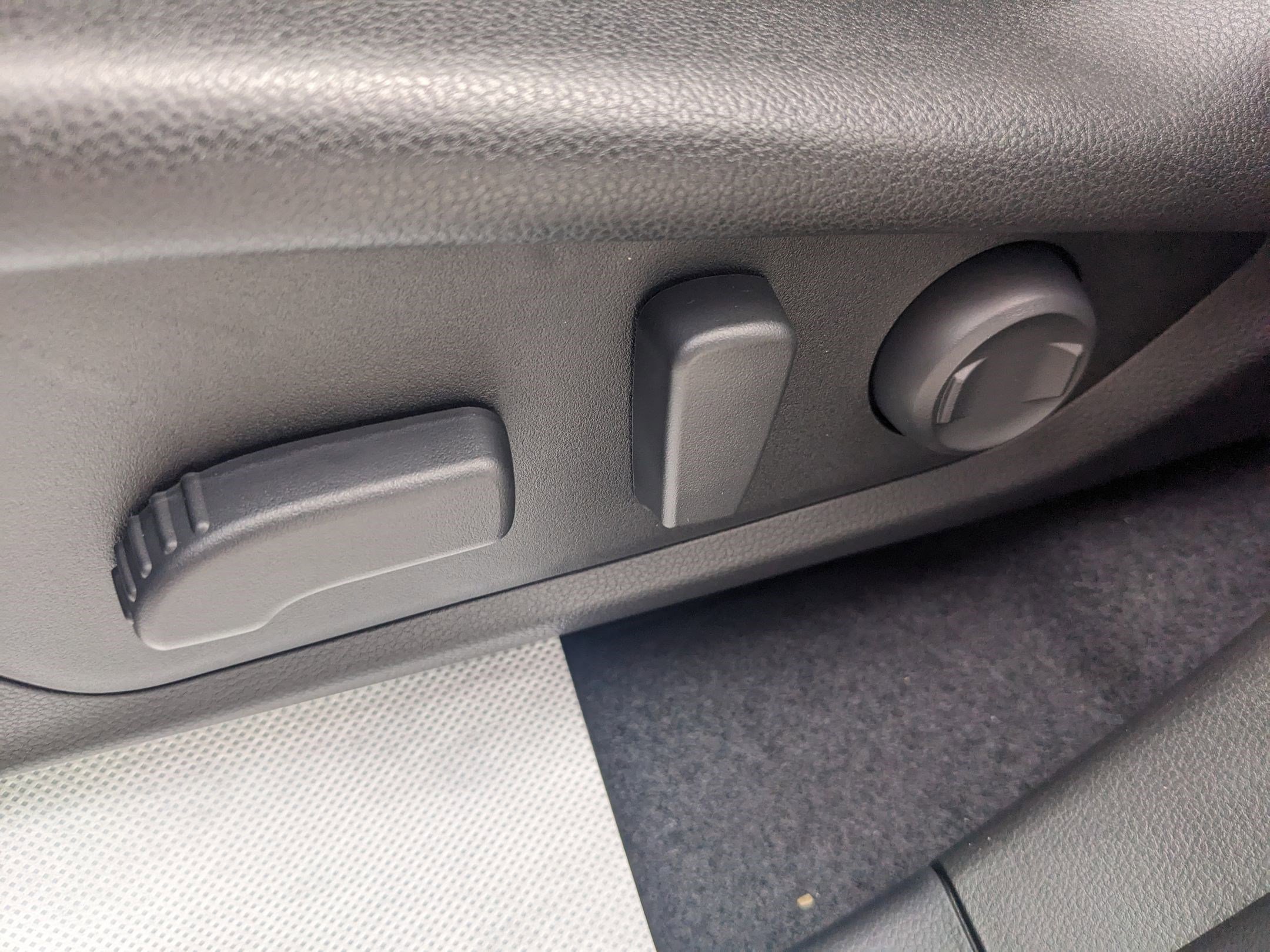 2025 Subaru Forester Limited - Photo 7