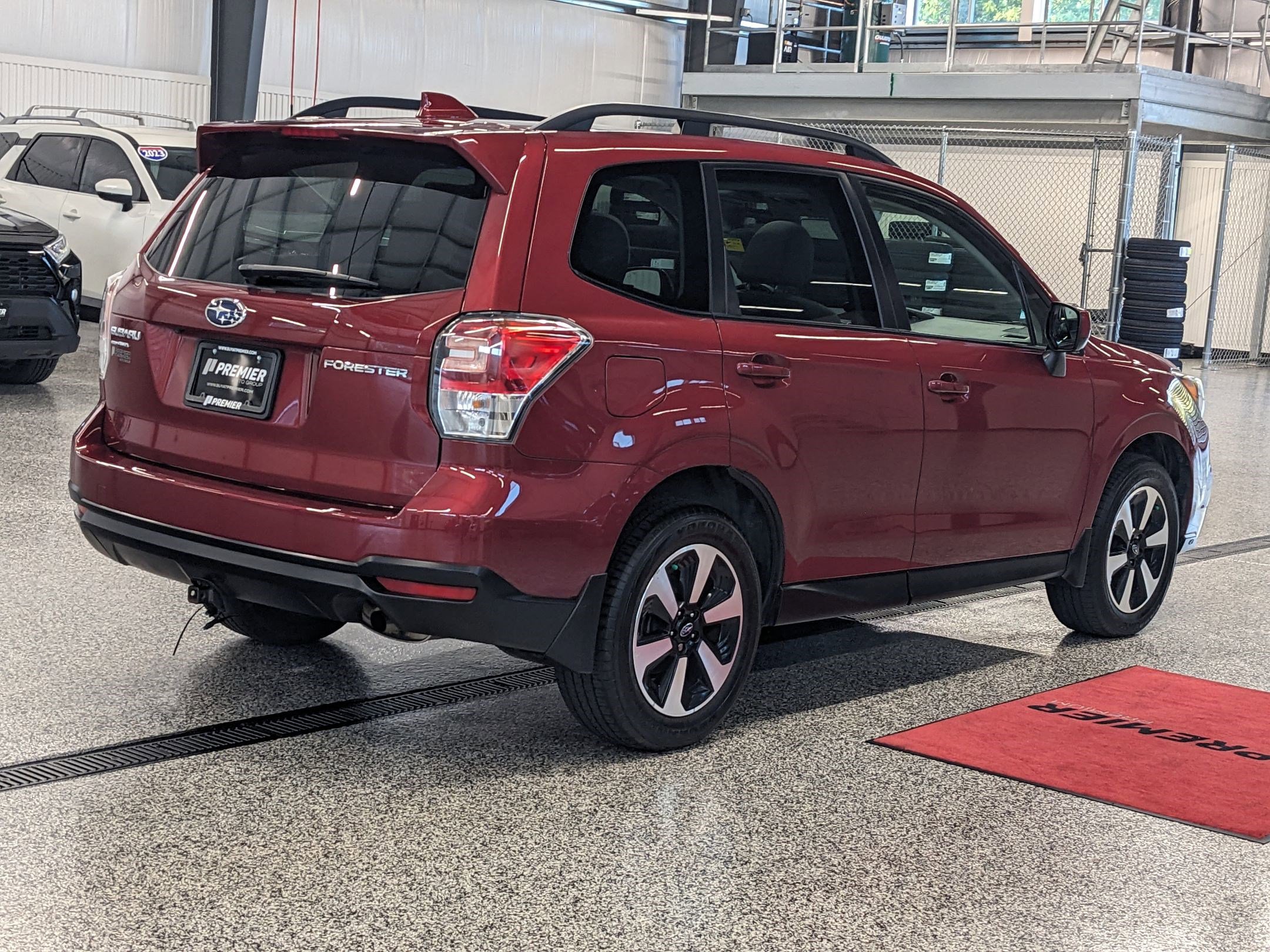 2018 Subaru Forester Premium photo 3