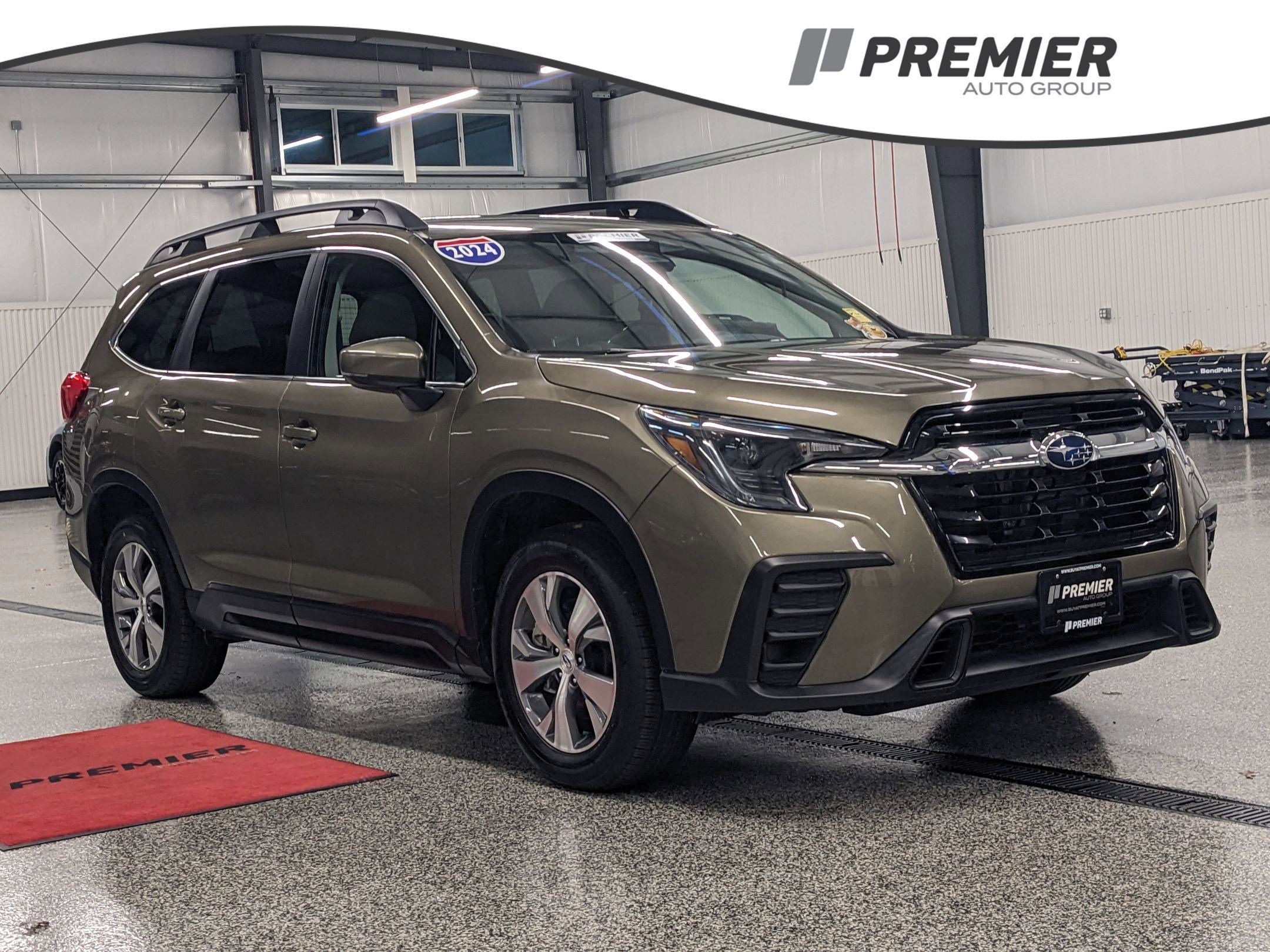 2024 Subaru Ascent Premium's photo