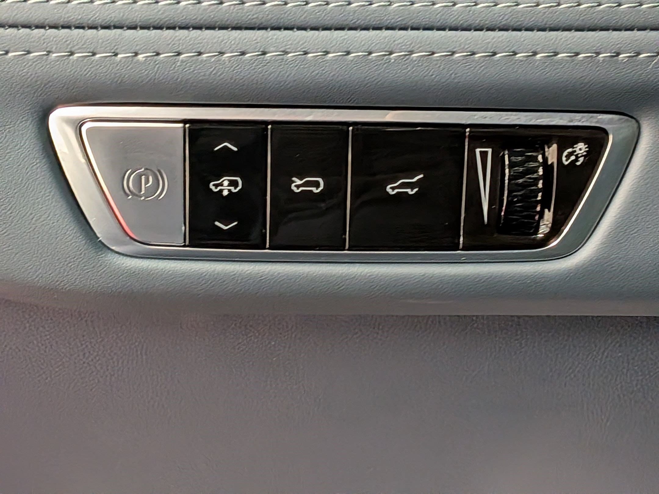 2025 Cadillac Escalade IQ Sport 2 - Photo 29