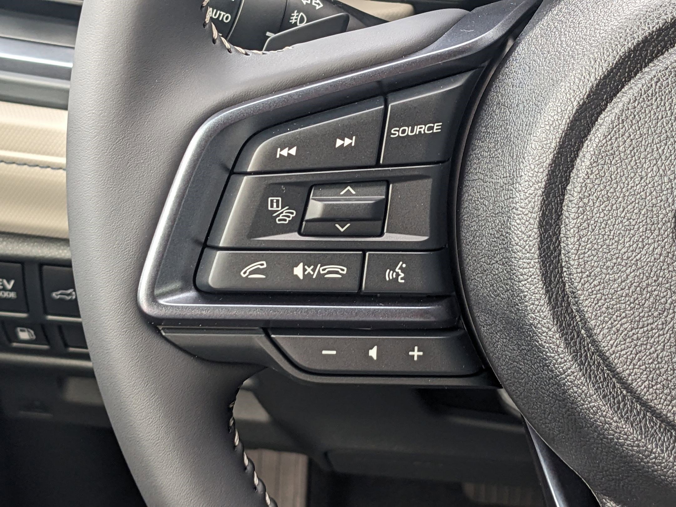 2025 Subaru Forester Limited - Photo 19