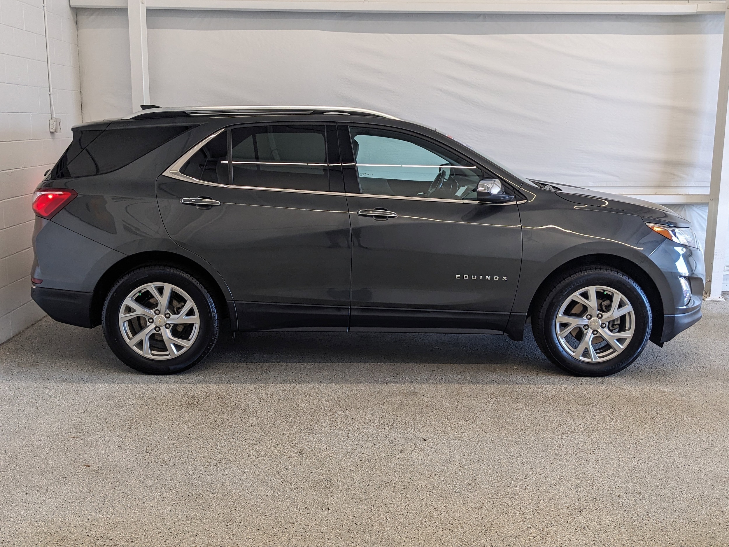 Used 2019 Chevrolet Equinox Premier with VIN 3GNAXXEV3KL169892 for sale in Branford, CT