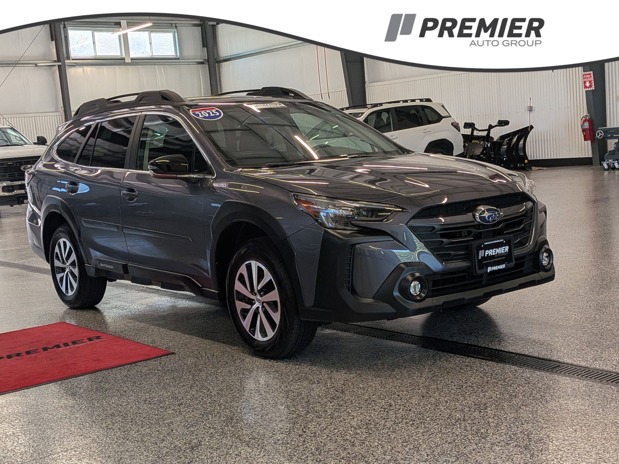 2025 Subaru Outback Premium's photo