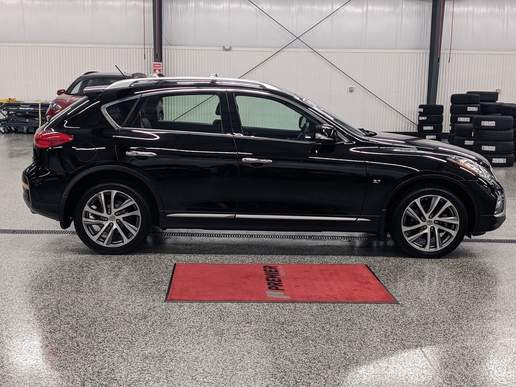 Used 2017 INFINITI QX50 Base with VIN JN1BJ0RR8HM413671 for sale in Branford, CT