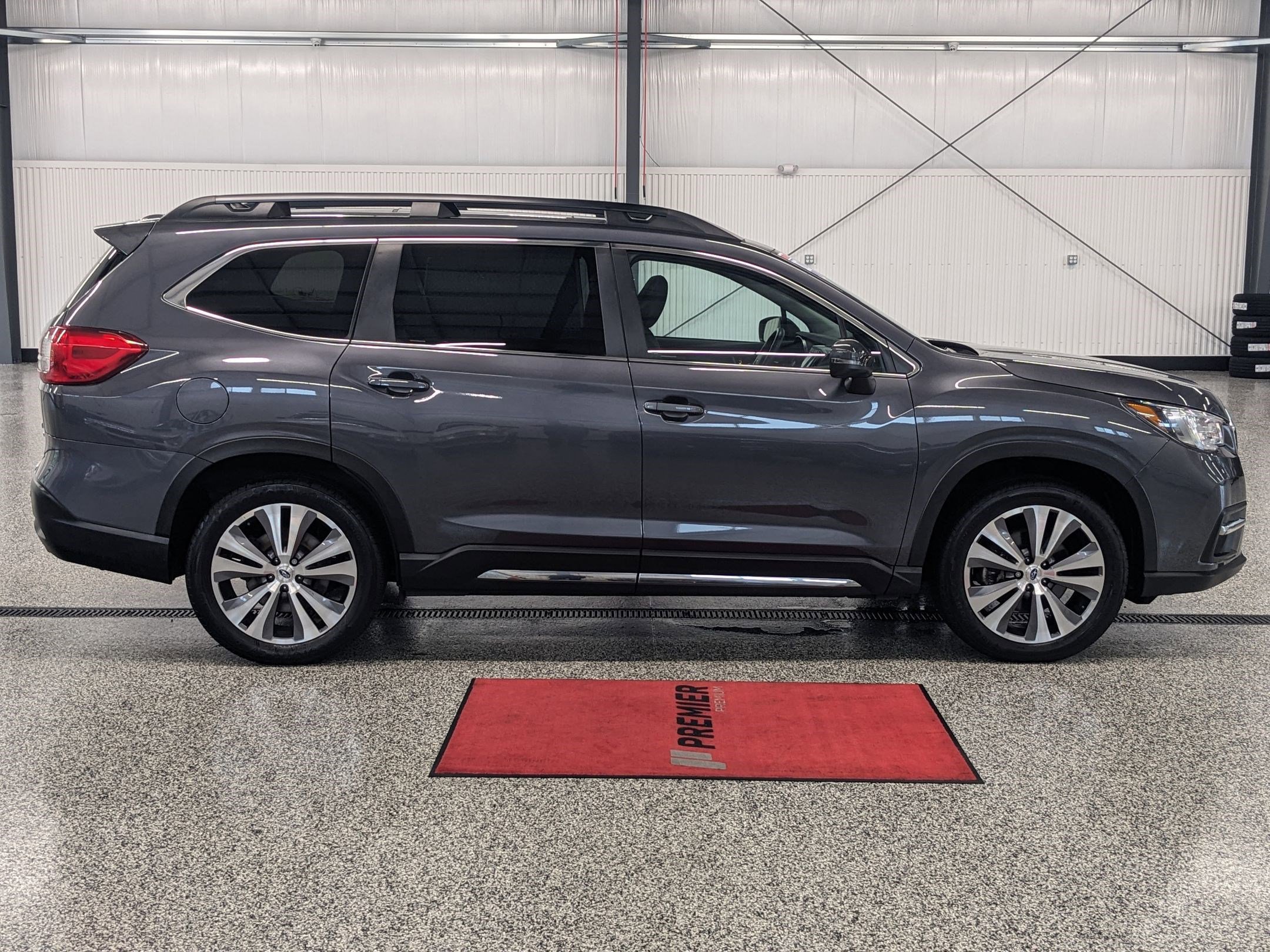 2022 Subaru Ascent Limited photo 2