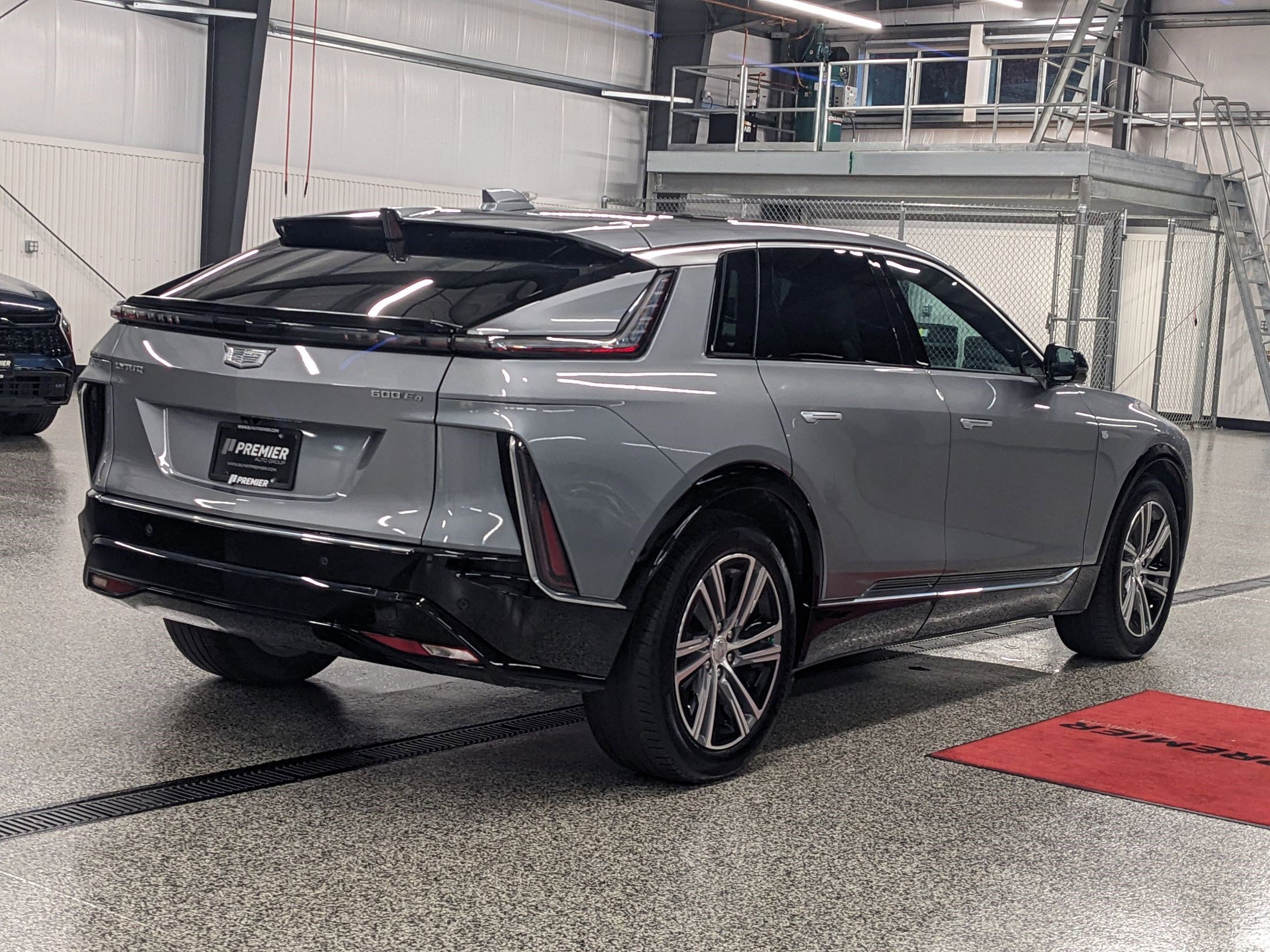 2024 Cadillac Lyriq Luxury photo 3