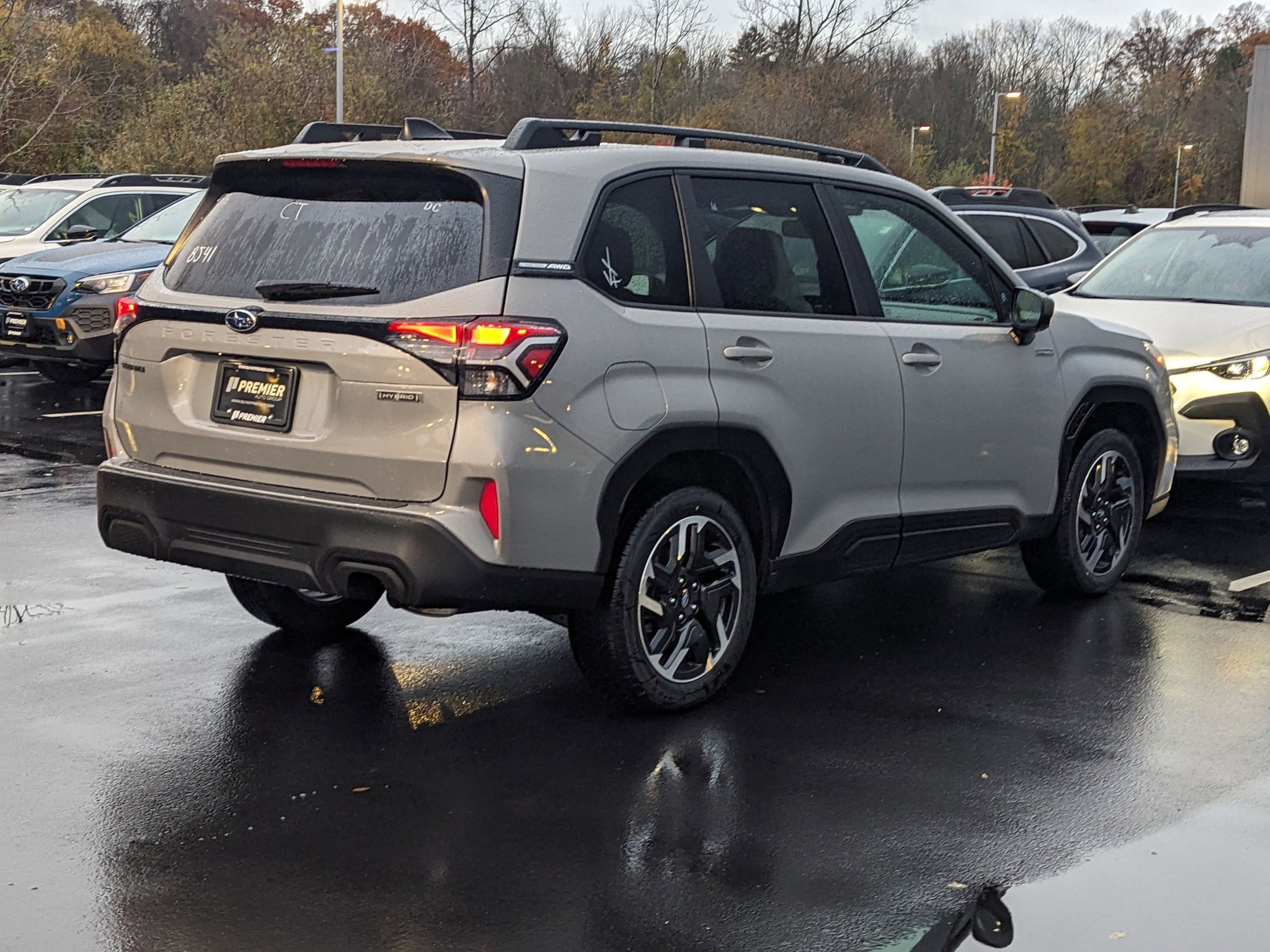 2025 Subaru Forester Premium photo 2