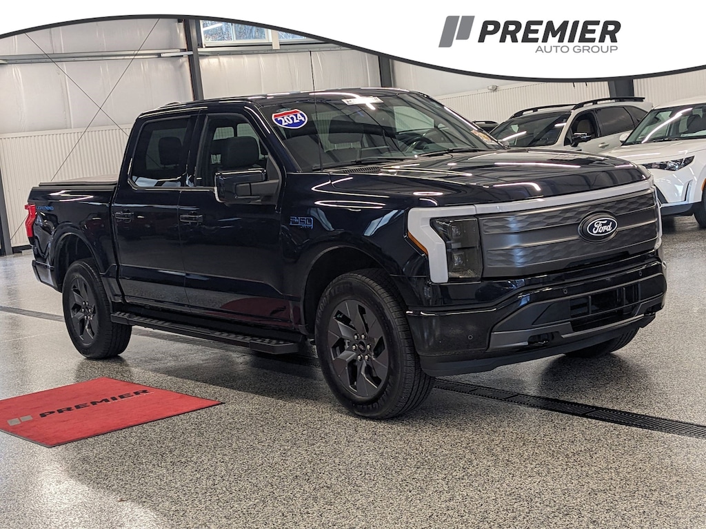 Used 2024 Ford F-150 Lightning LARIAT Crew Cab Pickup
