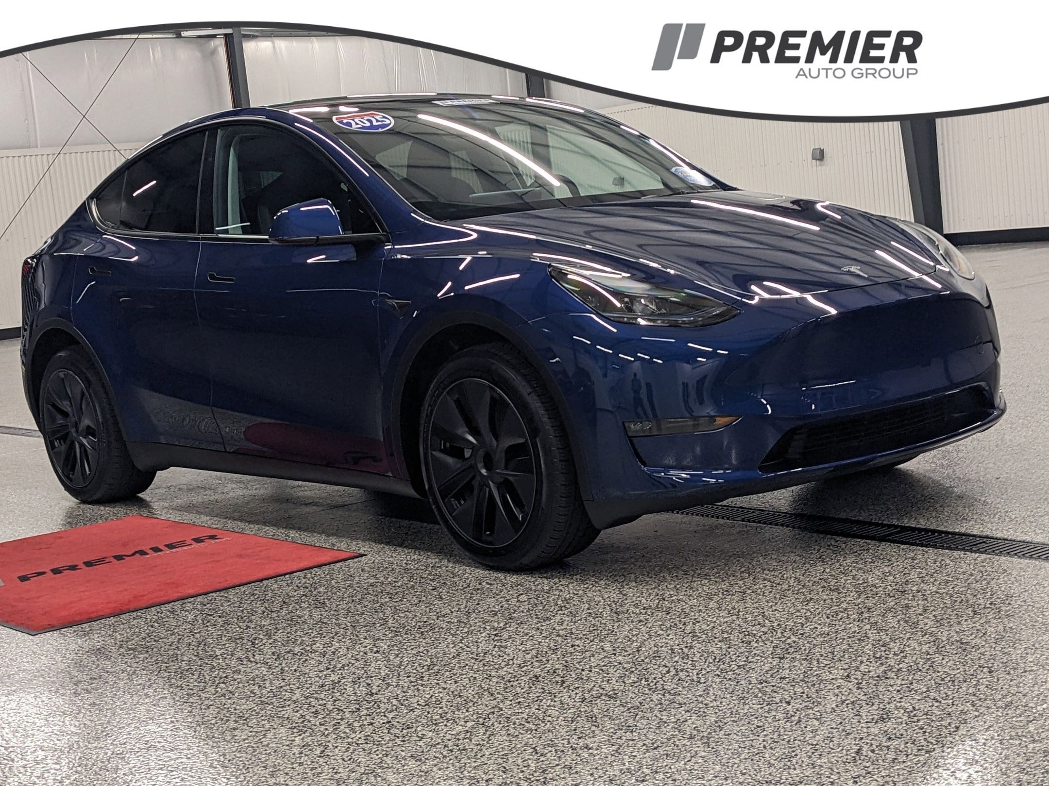 2025 Tesla Model Y Long Range's photo