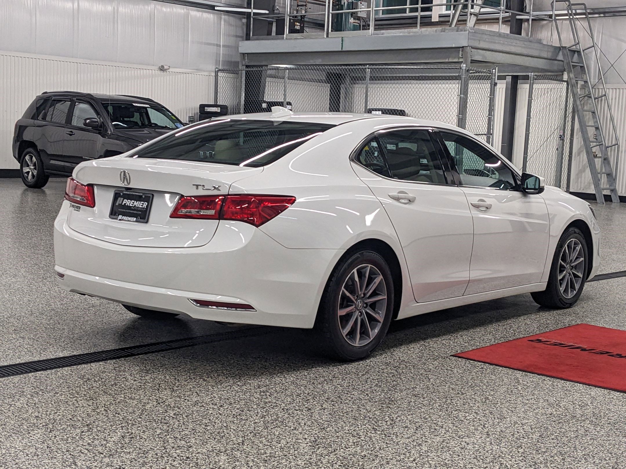 2018 Acura TLX photo 2