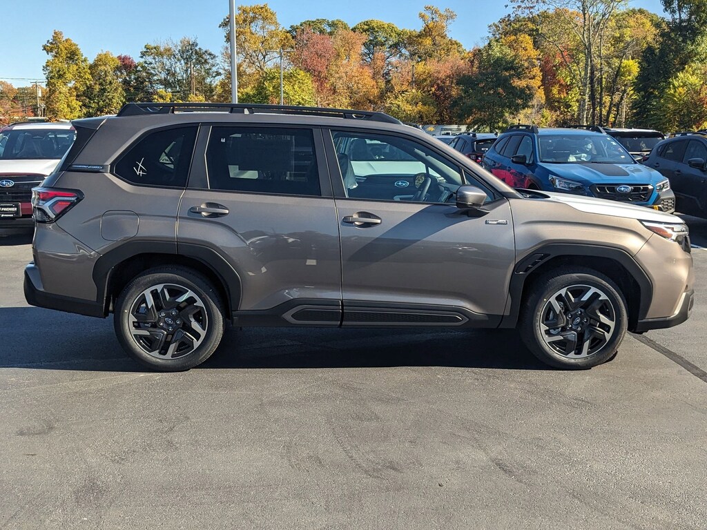 New 2025 Subaru Forester Hybrid Limited SUV