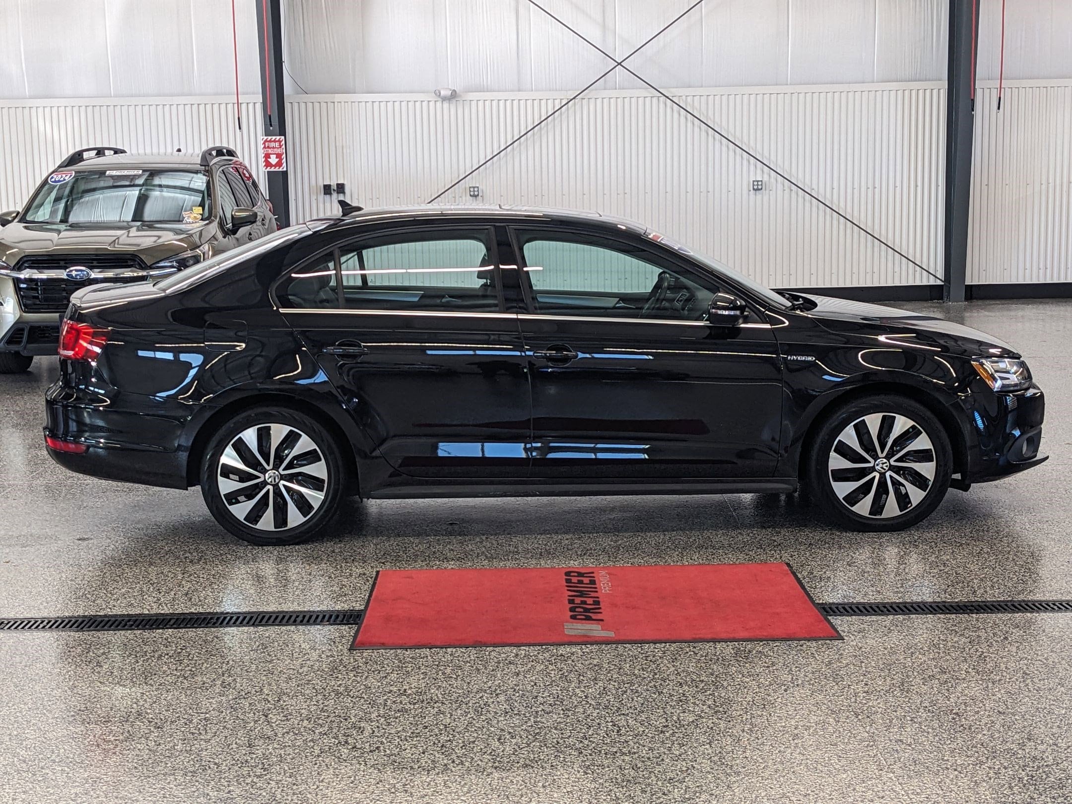 Used 2013 Volkswagen Jetta SEL with VIN 3VW637AJ5DM230747 for sale in Branford, CT