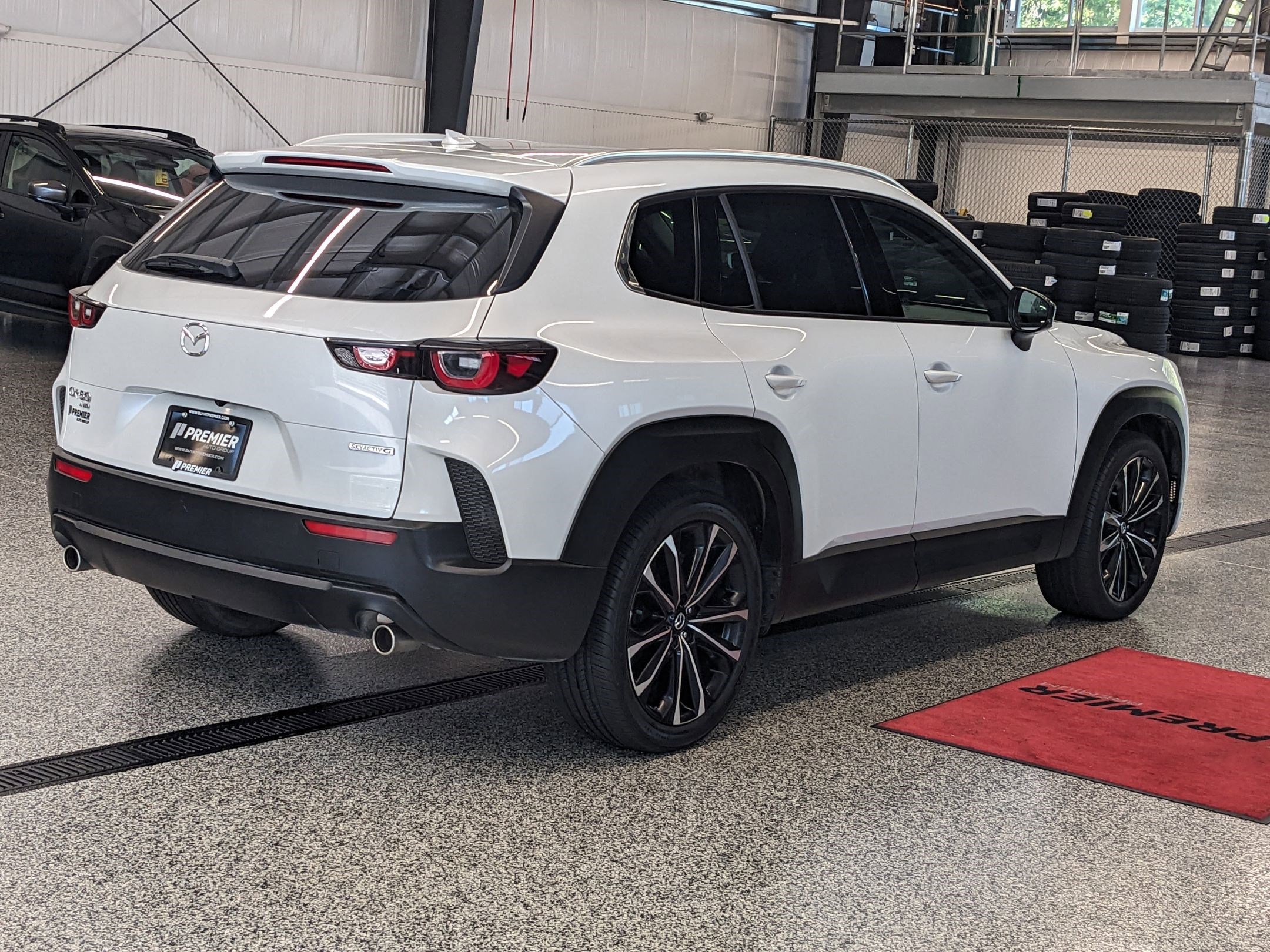 2023 Mazda CX-50 2.5 Premium Plus photo 3