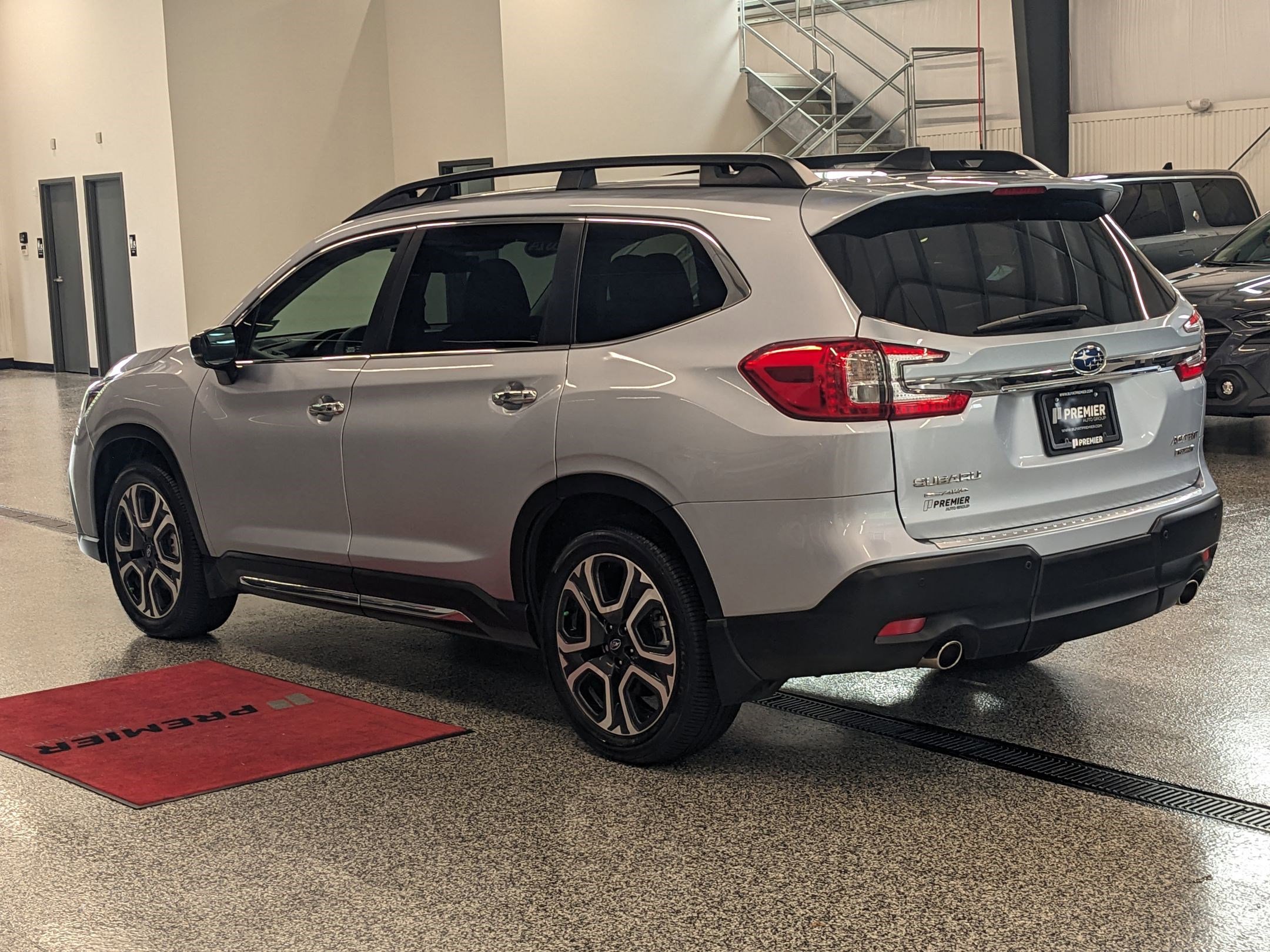 2024 Subaru Ascent Touring photo 4
