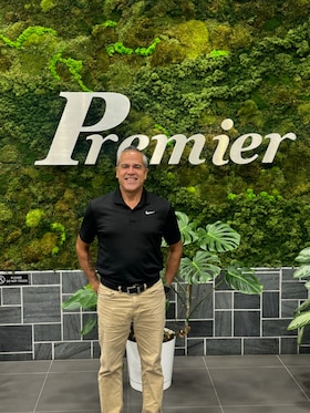 Staff member Livio Reis from ID_e9f201