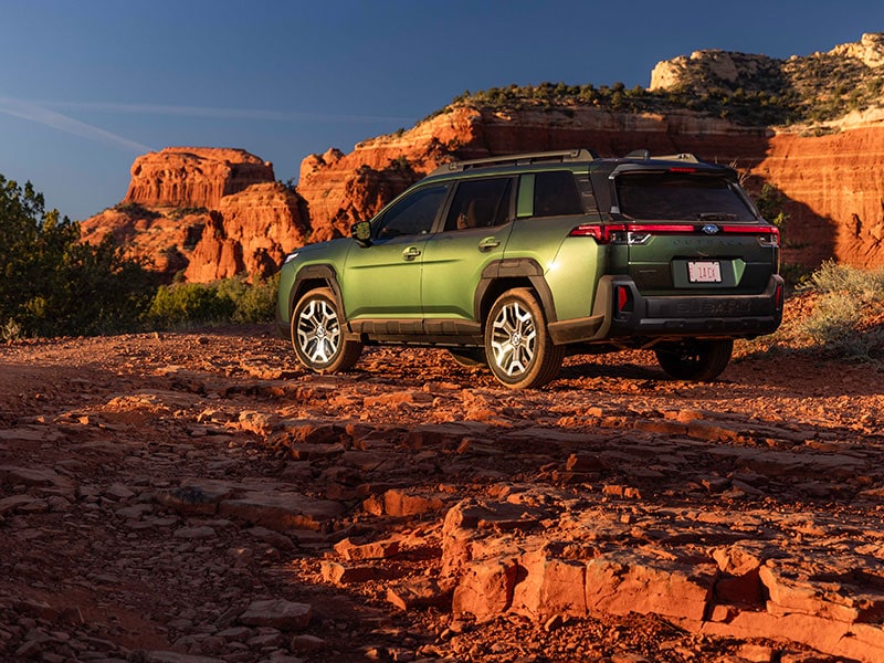 2026_Subaru_Outback_rear.jpg