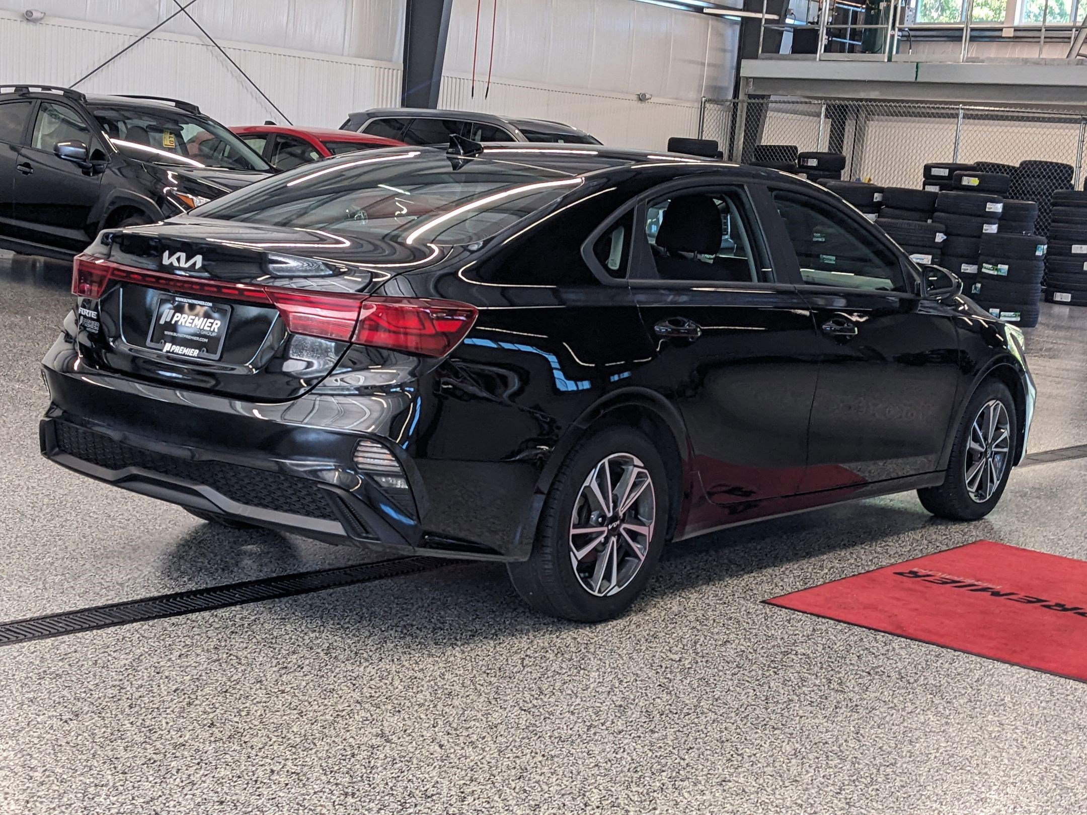 2023 Kia Forte LXS photo 2