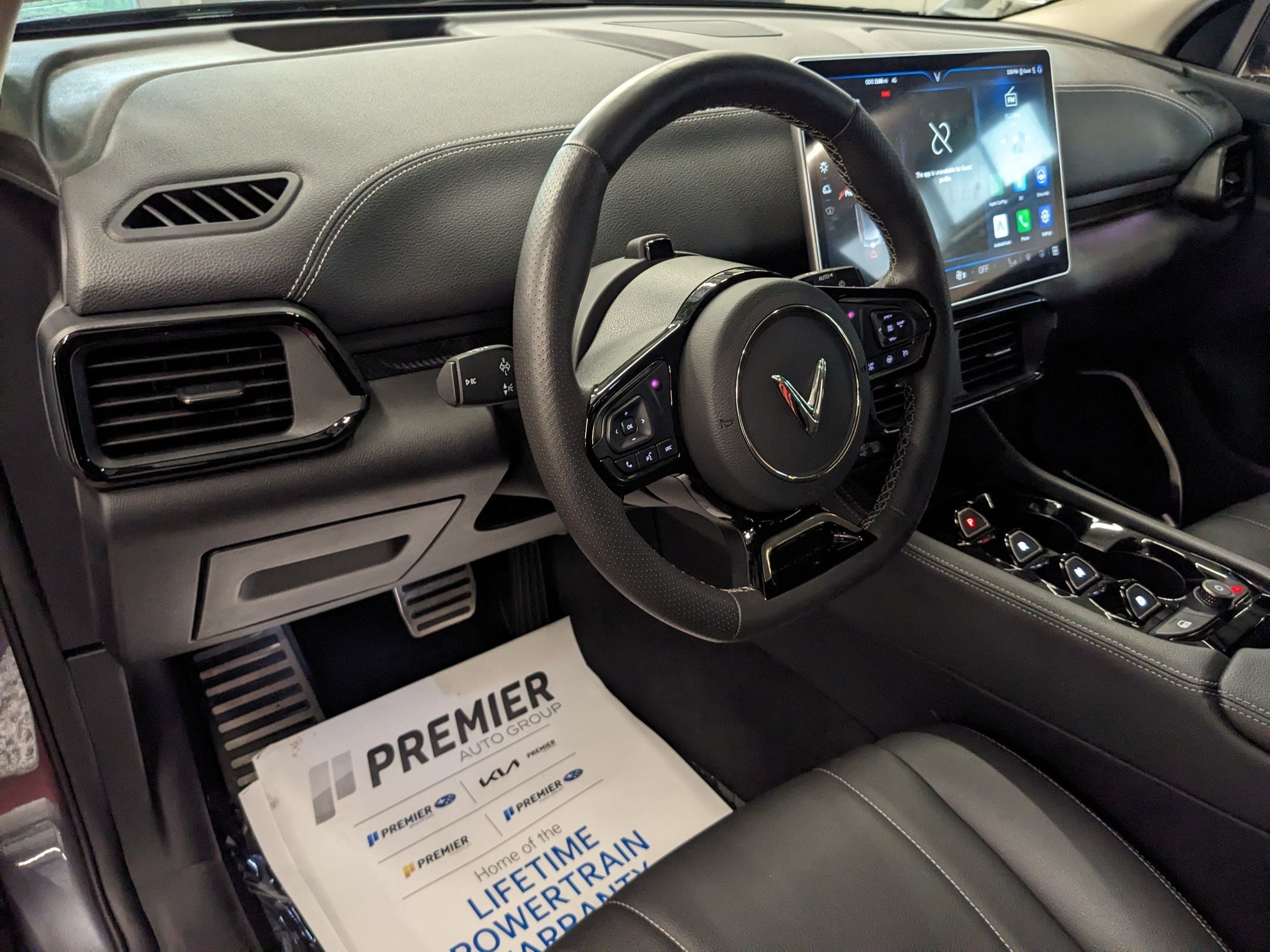 2023 VinFast VF 8 ECO - Photo 9