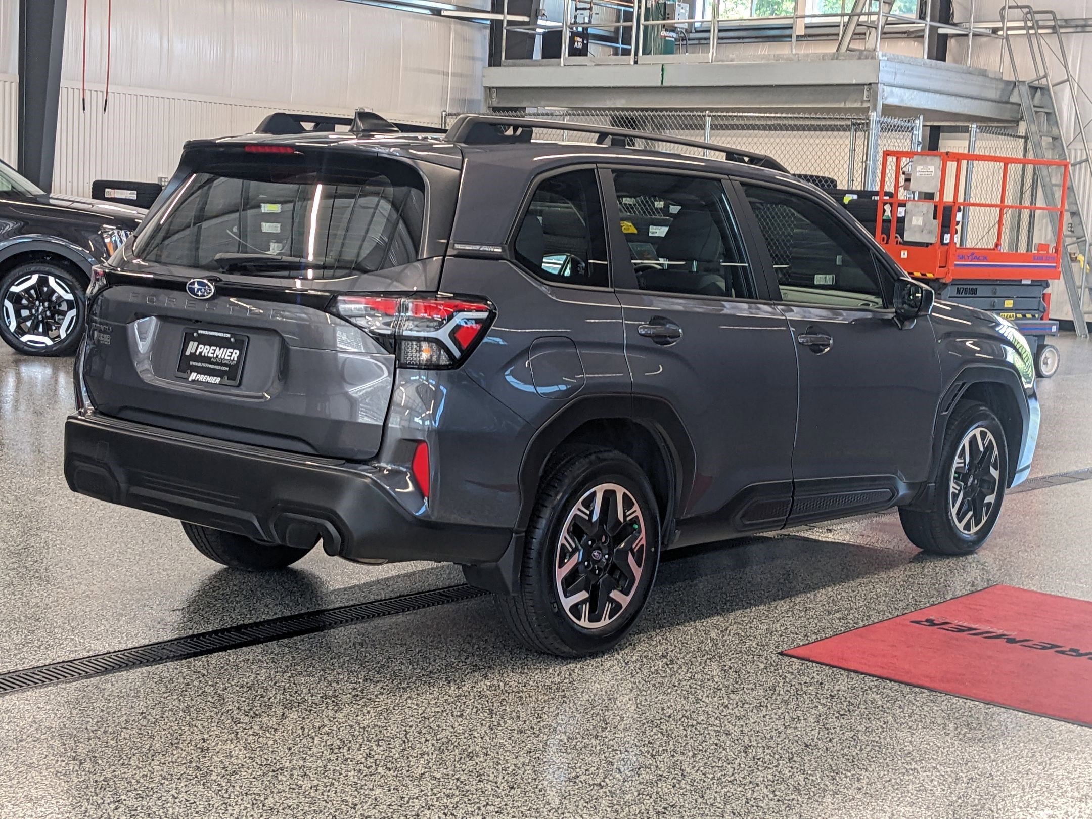 2025 Subaru Forester Sport photo 2