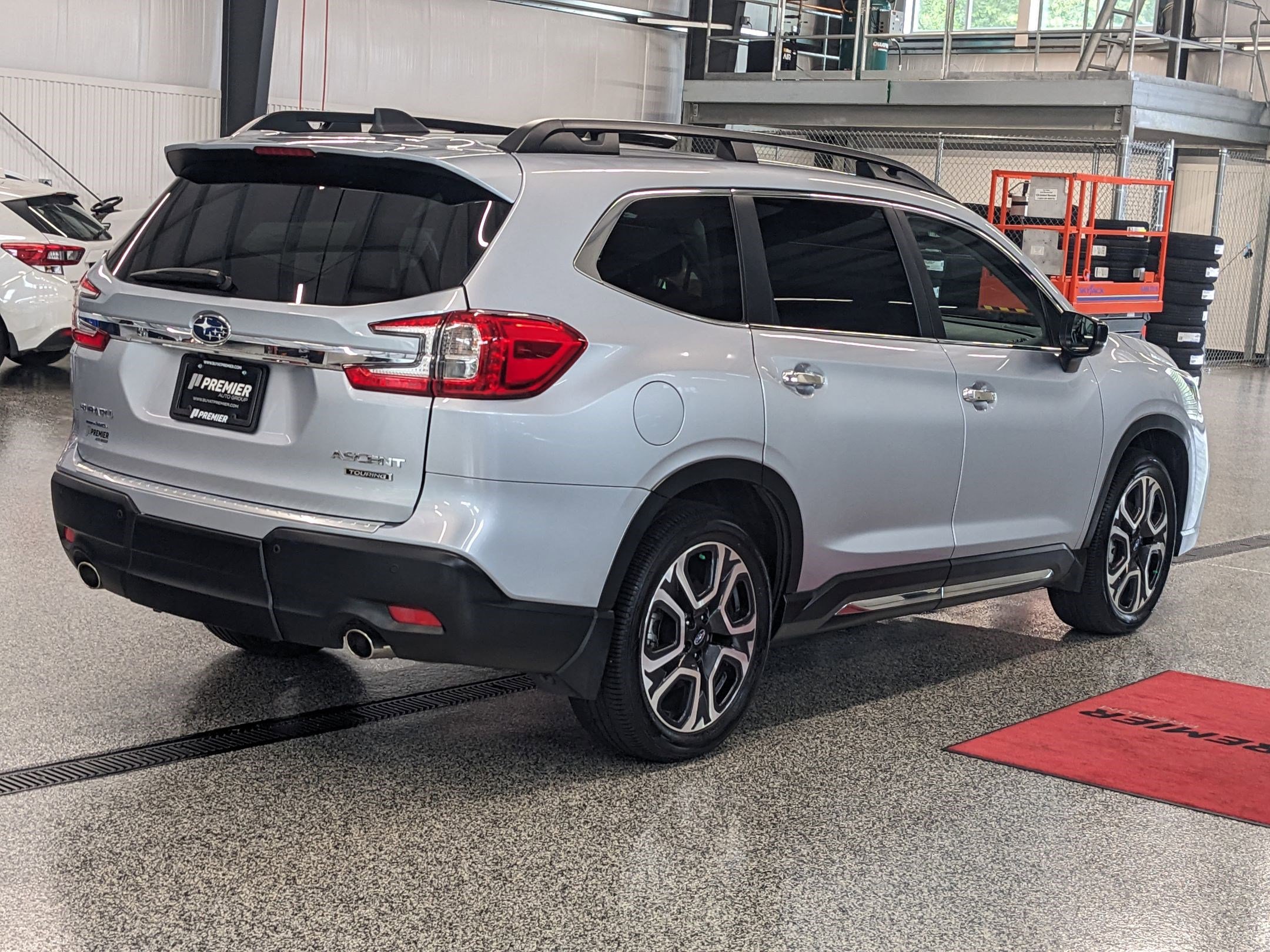 2024 Subaru Ascent Touring photo 3