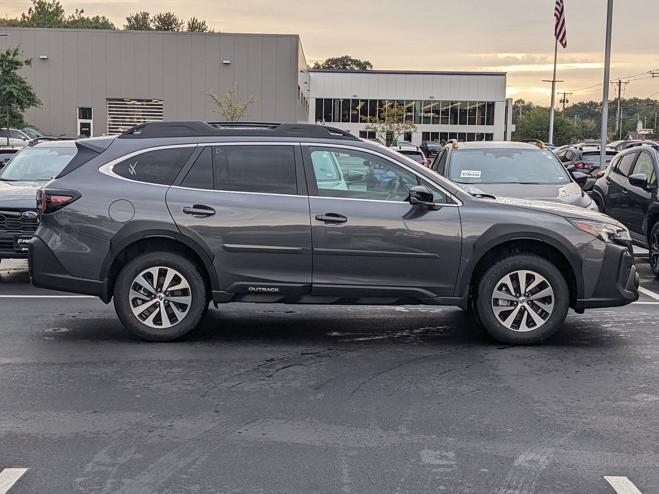 2025 Subaru Outback Premium photo 2