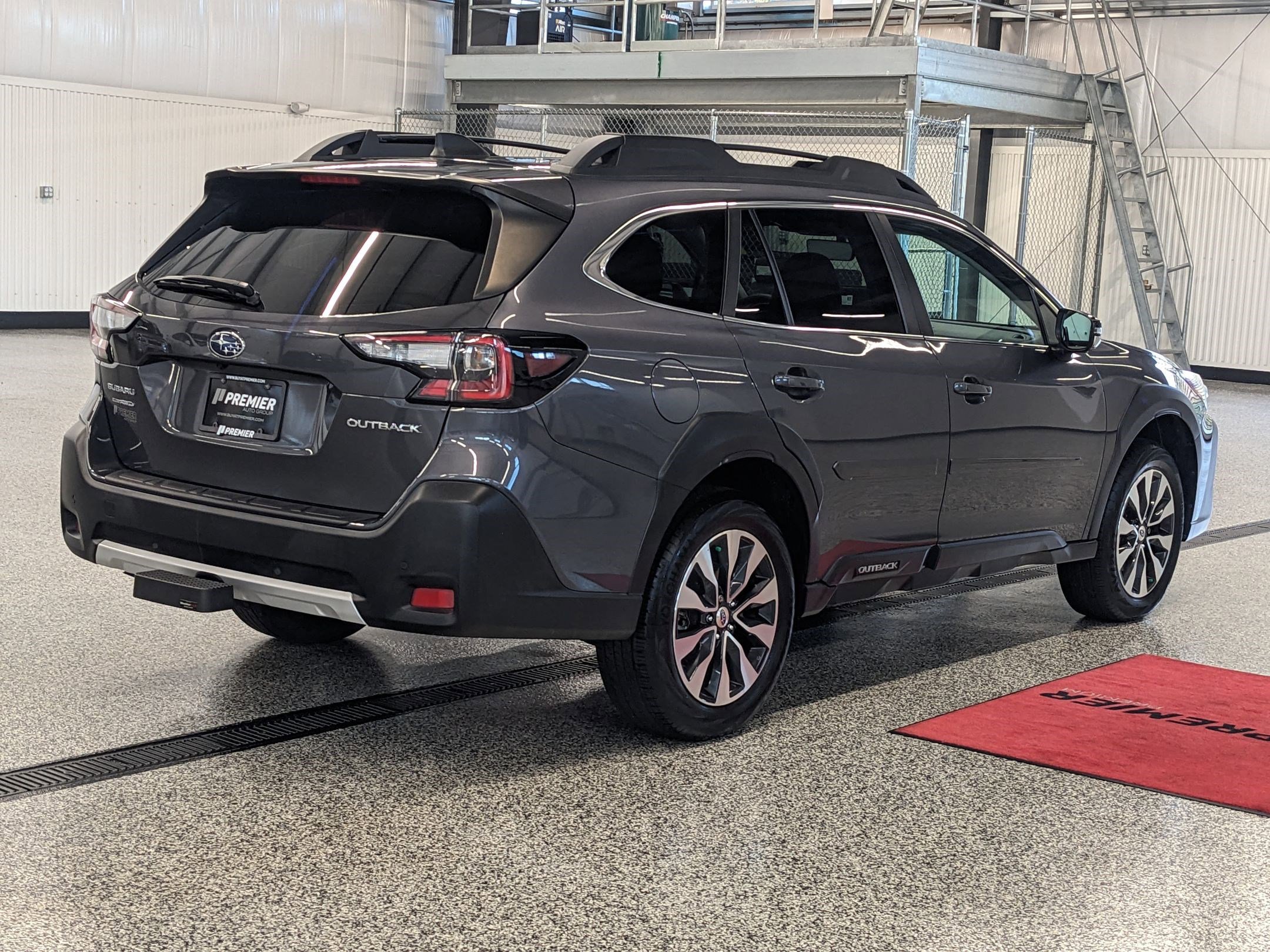 2023 Subaru Outback Limited photo 2