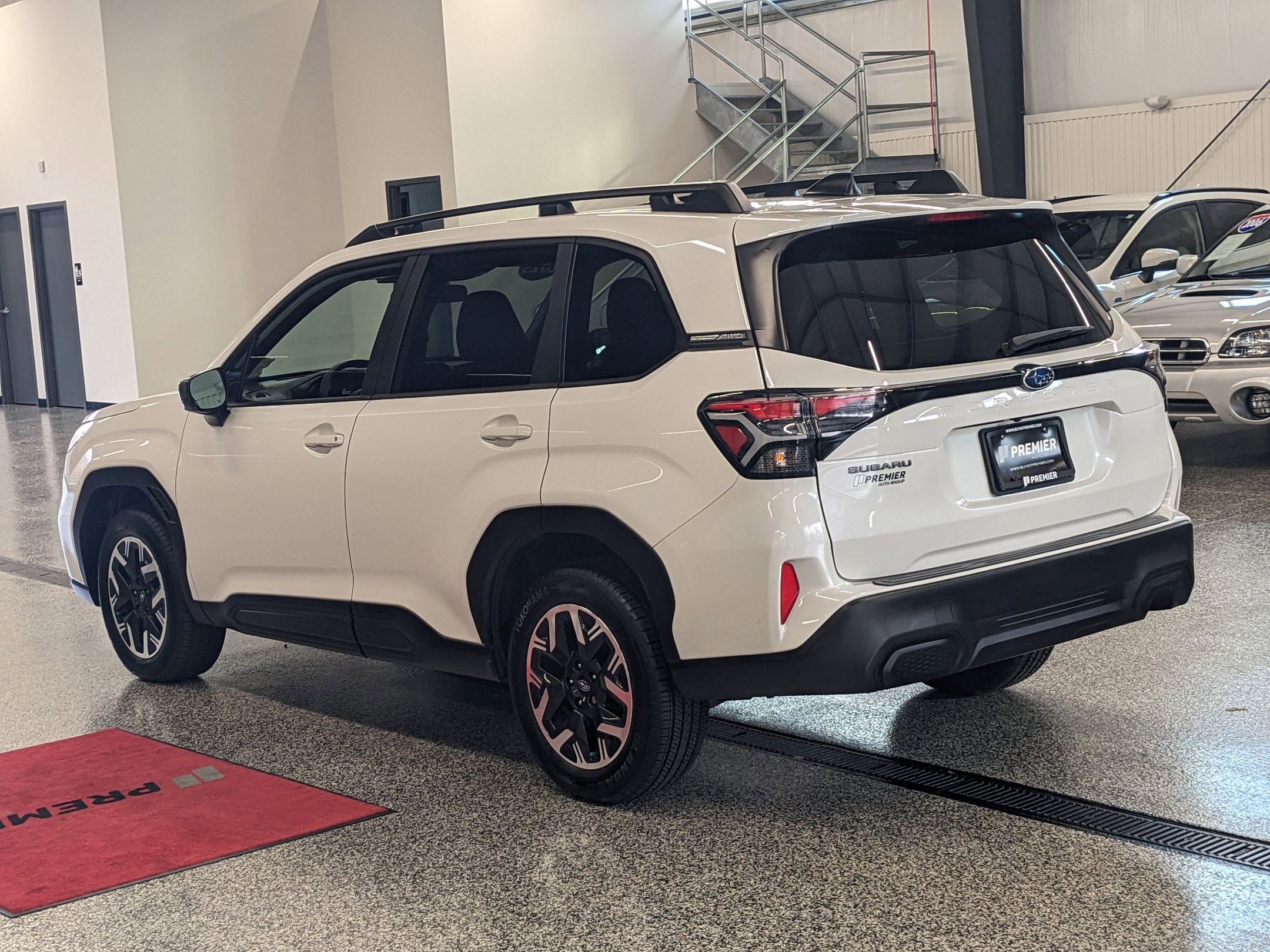 2025 Subaru Forester Premium photo 3