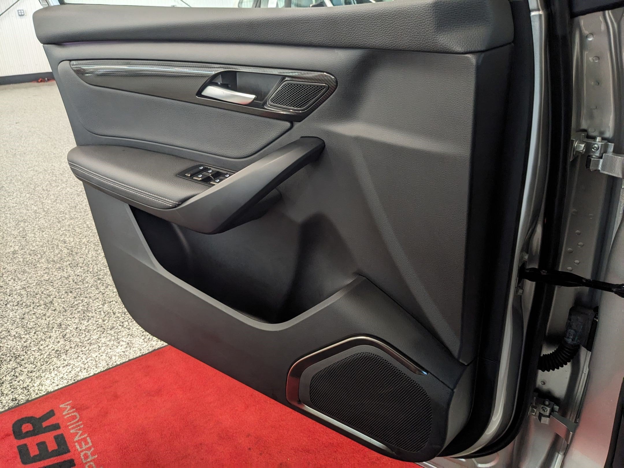 2023 VinFast VF 8 ECO - Photo 19