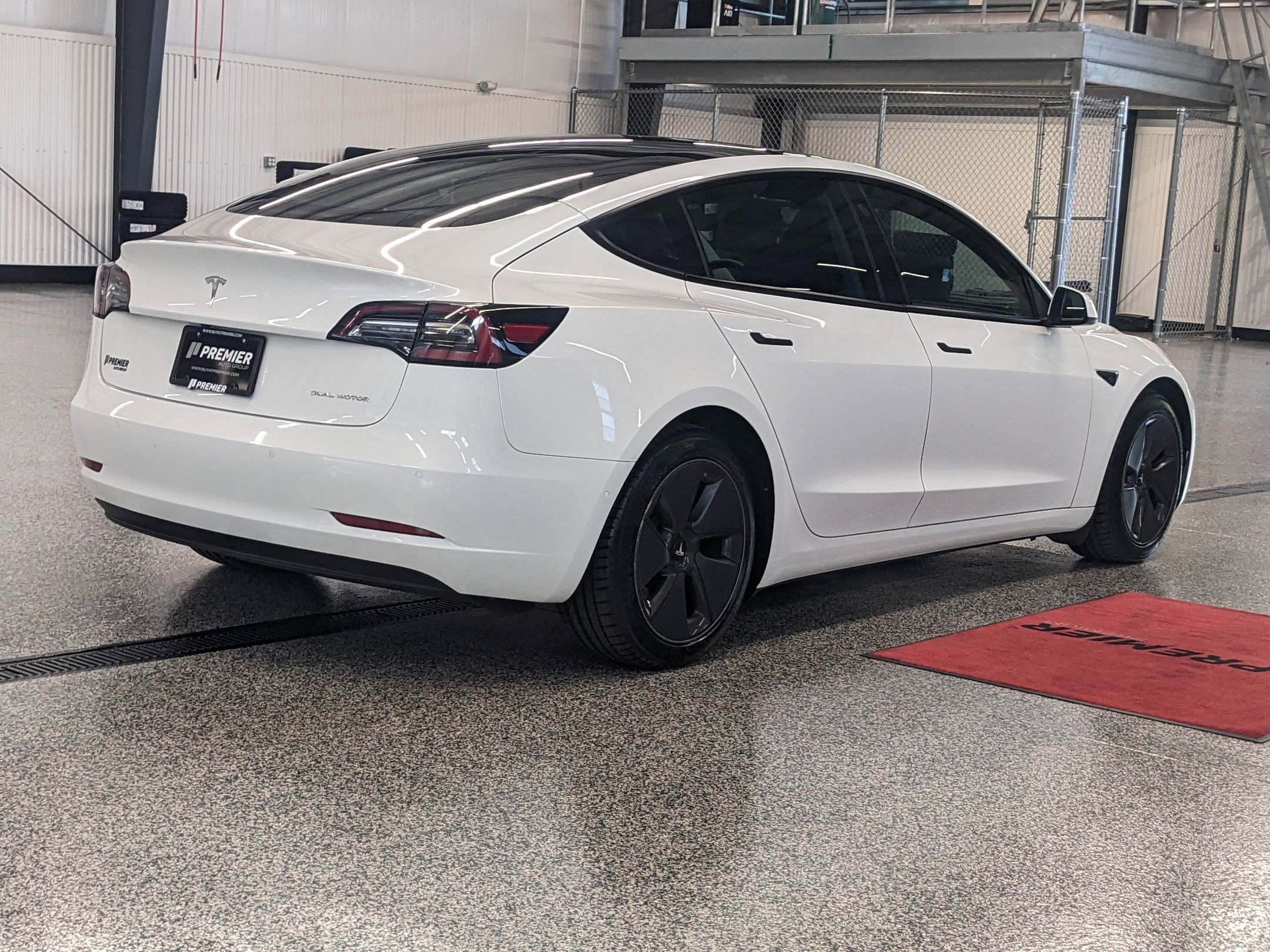 2021 Tesla Model 3 Long Range photo 3