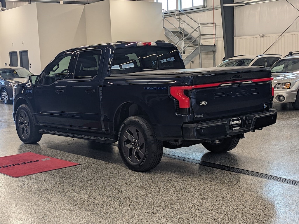 Used 2024 Ford F-150 Lightning LARIAT Crew Cab Pickup