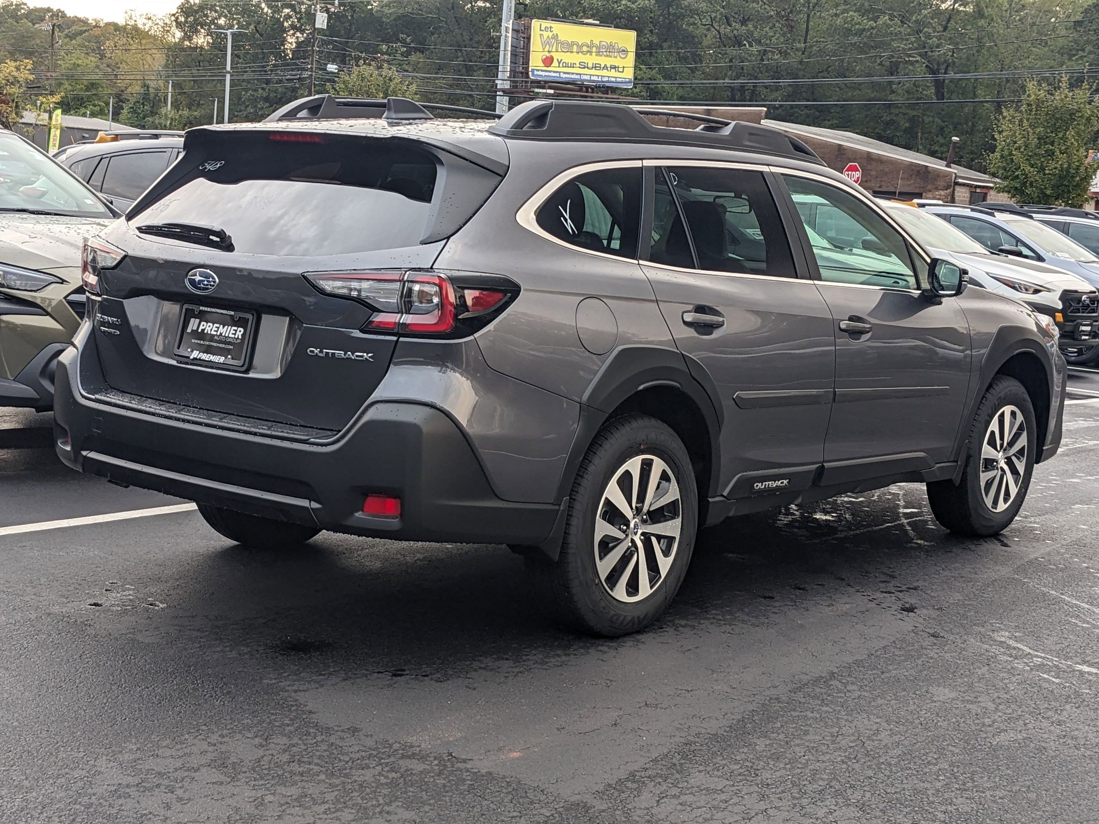 2025 Subaru Outback Premium photo 3